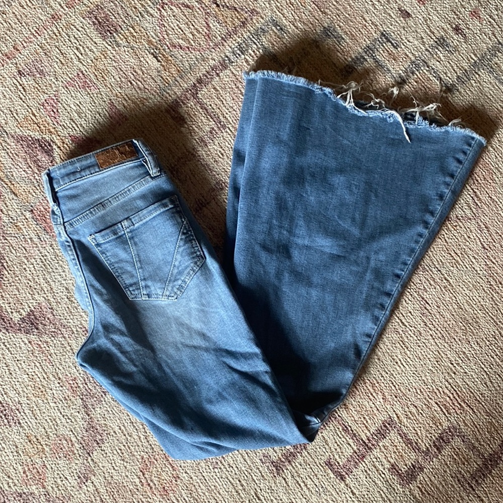 Shyanne bell bottom jeans